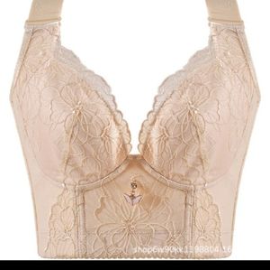 NIB! Wide Back Support Lace Bra
